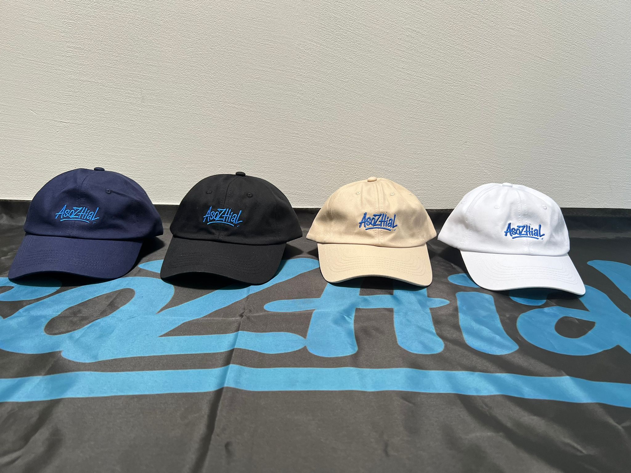 Caps